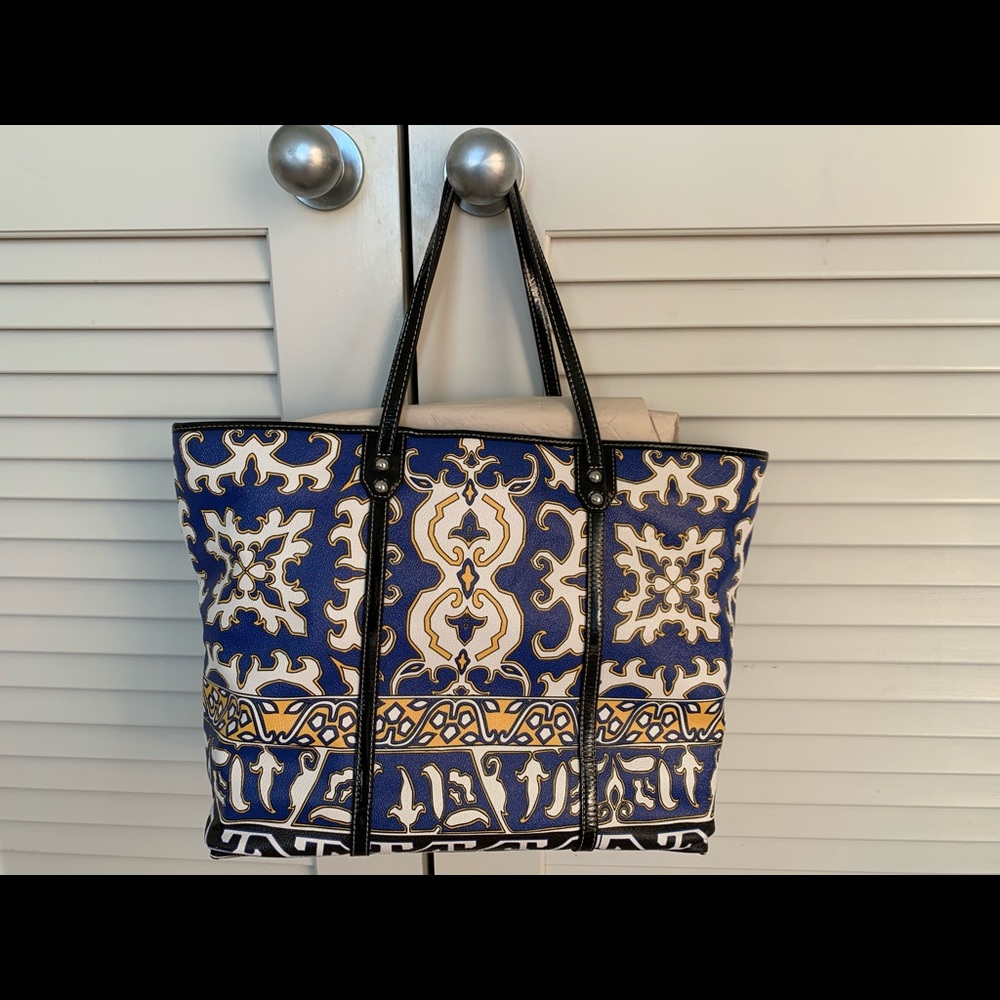Rafe Shoulder Bag